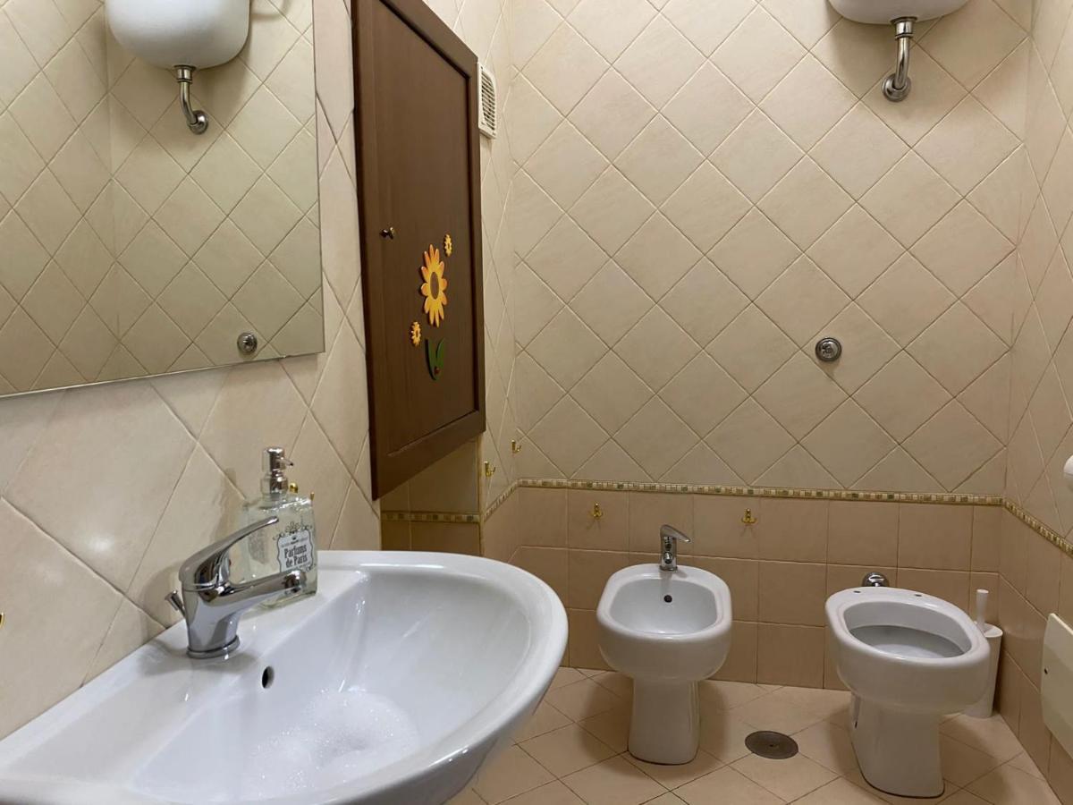 Home In Love: Vicoletto Dei Presepi Наполи Екстериор снимка